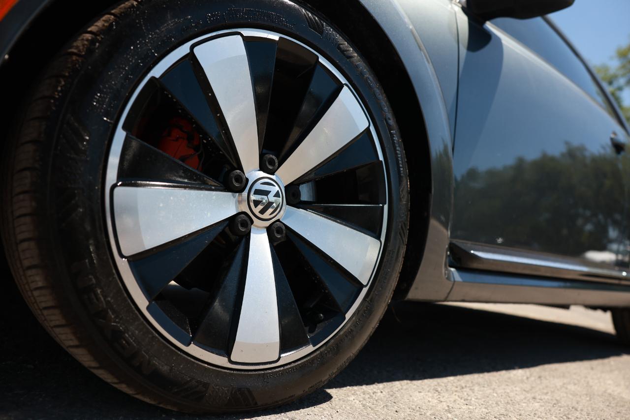 Volkswagen Beetle Coupe  2013