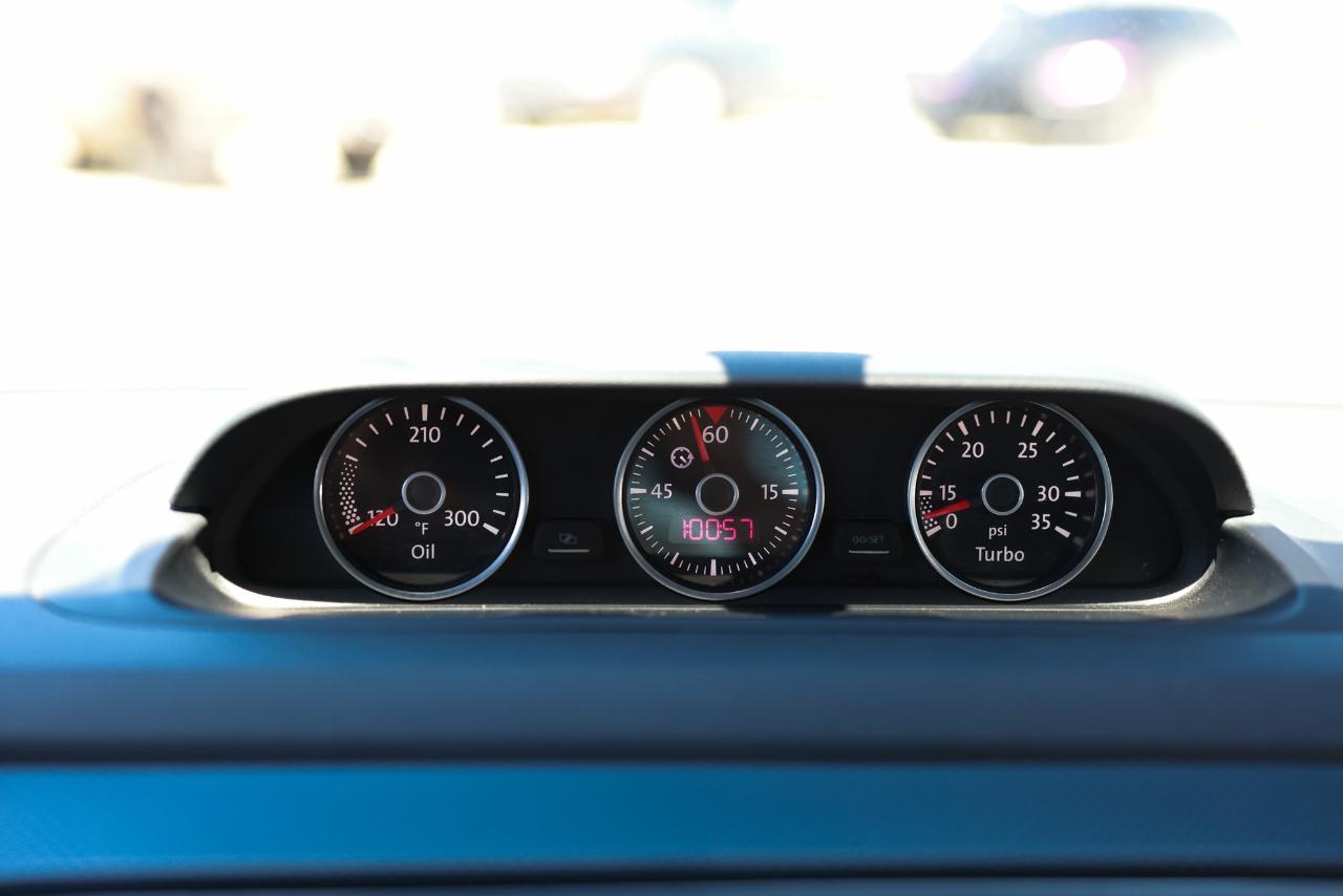 Volkswagen Beetle Coupe  2013