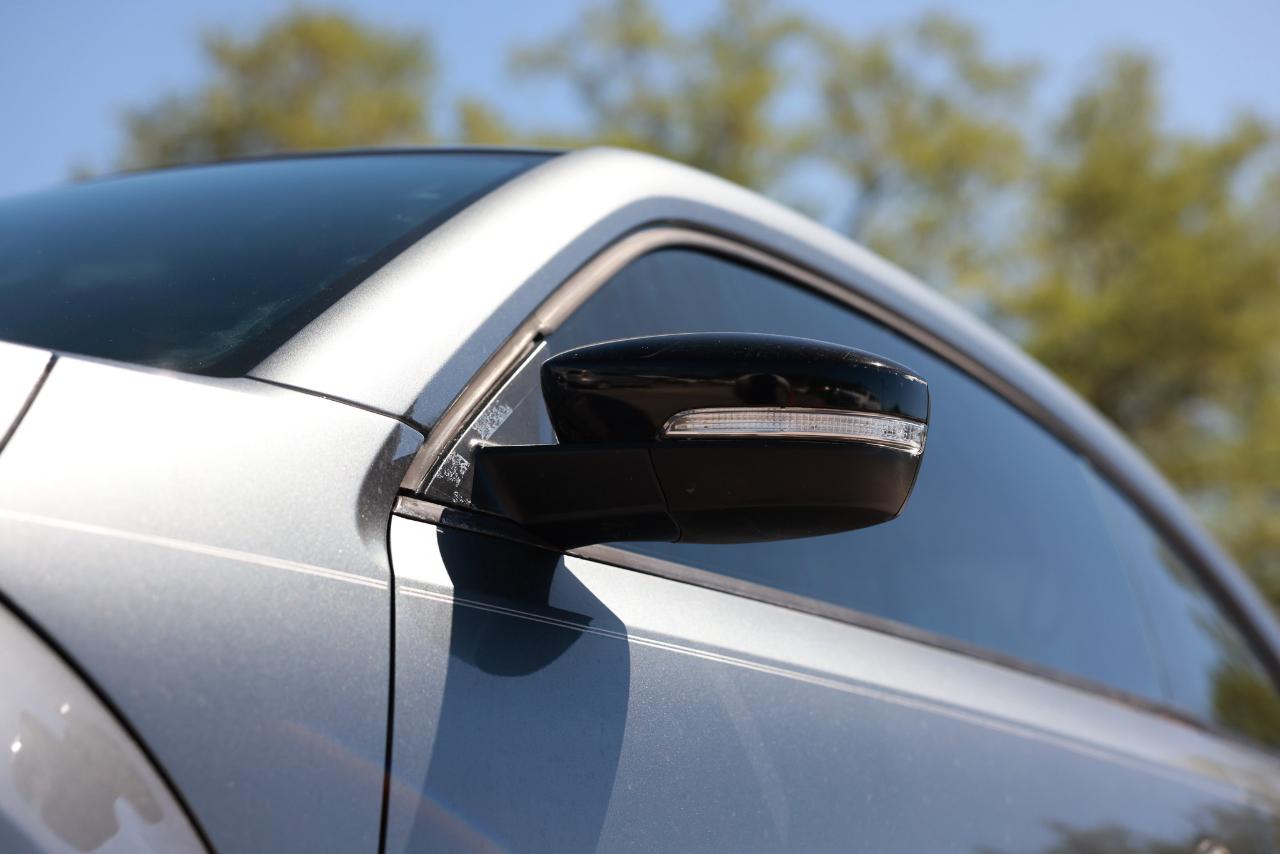 Volkswagen Beetle Coupe  2013