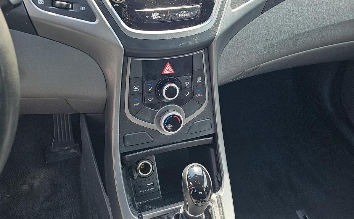 Hyundai Elantra  2016