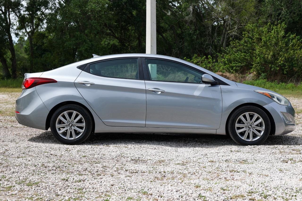 Hyundai Elantra  2016