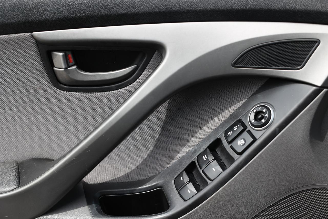 Hyundai Elantra  2016