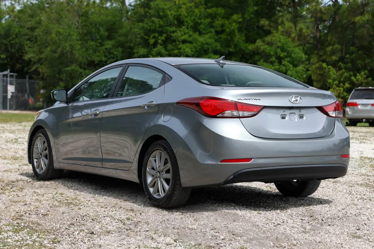 Hyundai Elantra  2016