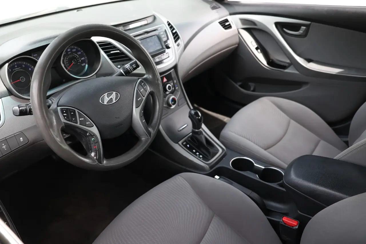 Hyundai Elantra  2016