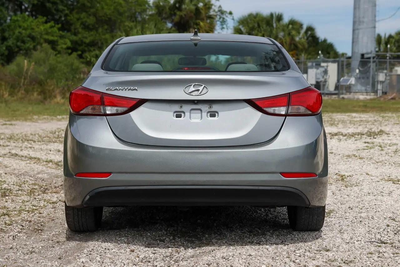 Hyundai Elantra  2016