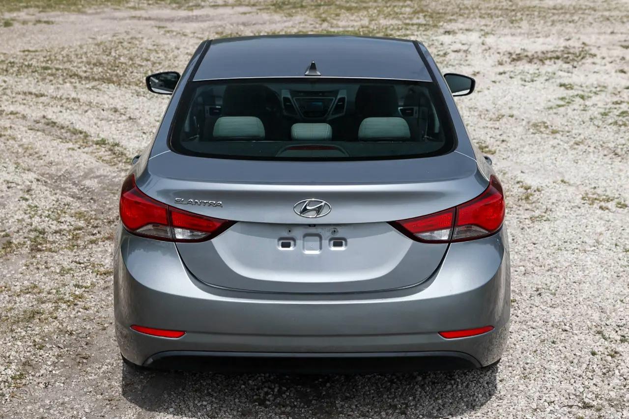 Hyundai Elantra  2016