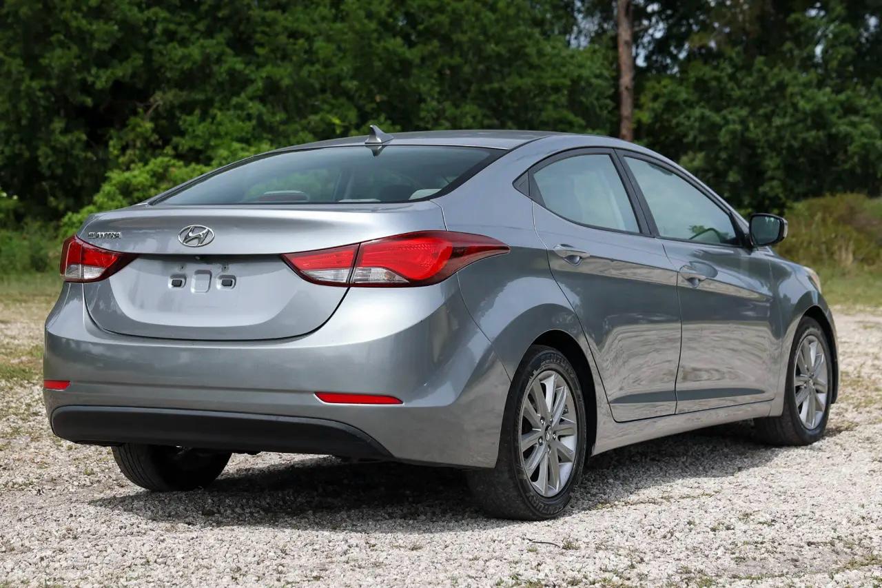 Hyundai Elantra  2016