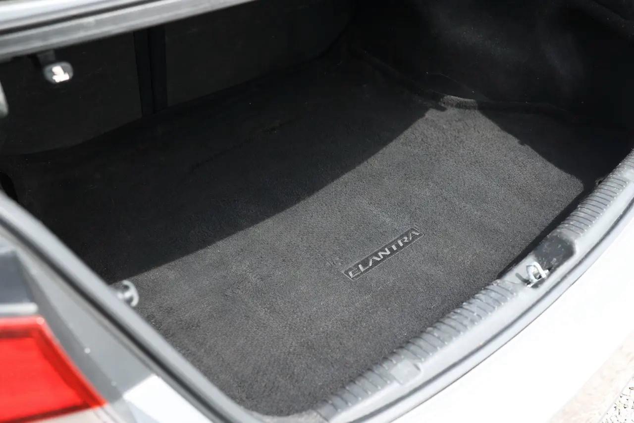 Hyundai Elantra  2016