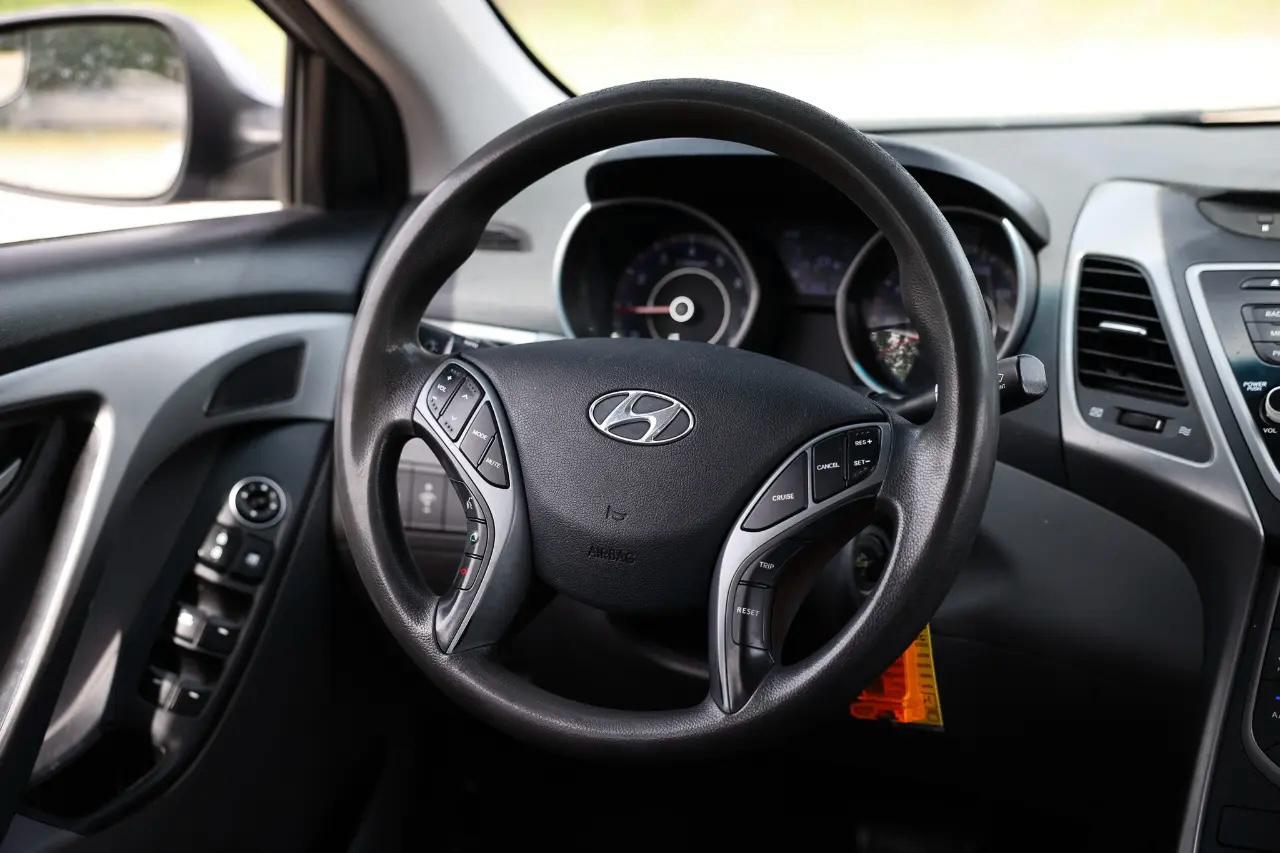 Hyundai Elantra  2016