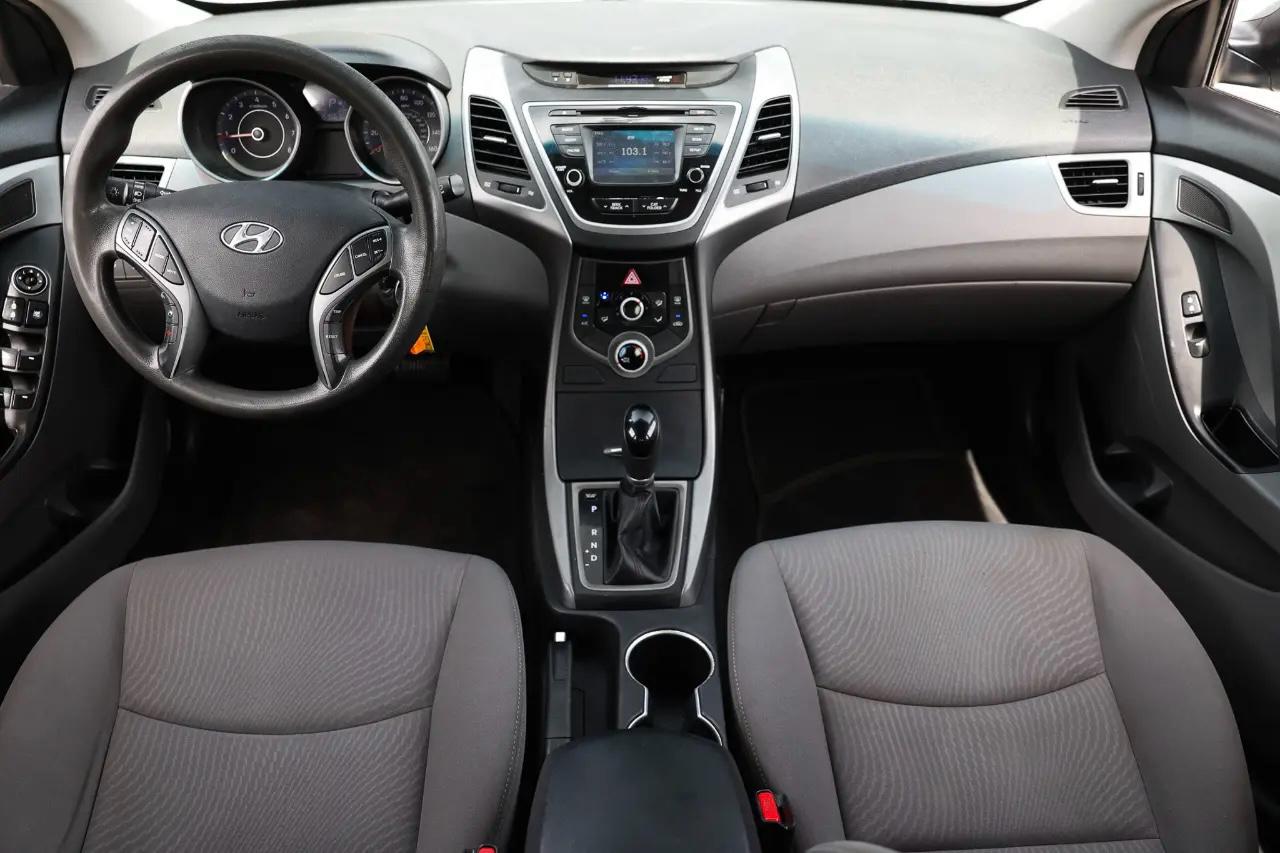 Hyundai Elantra  2016