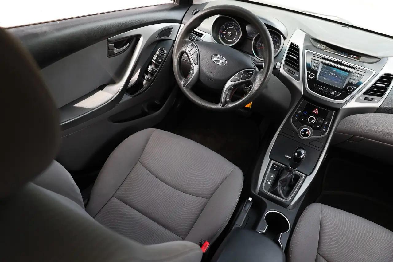Hyundai Elantra  2016