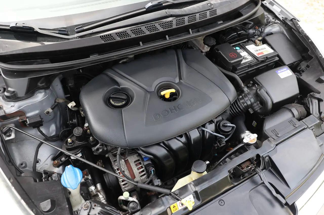 Hyundai Elantra  2016