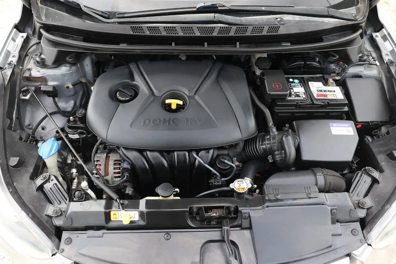 Hyundai Elantra  2016