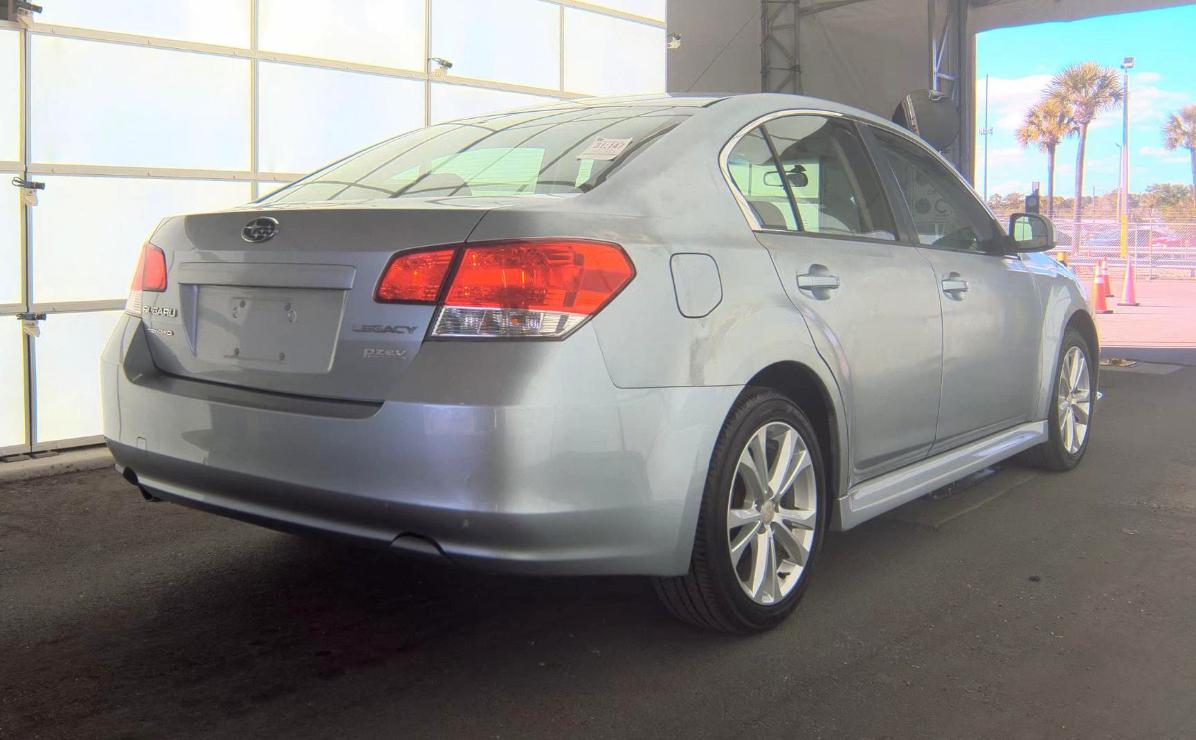 Subaru Legacy  2013