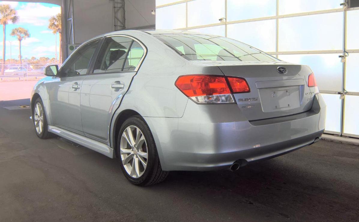 Subaru Legacy  2013