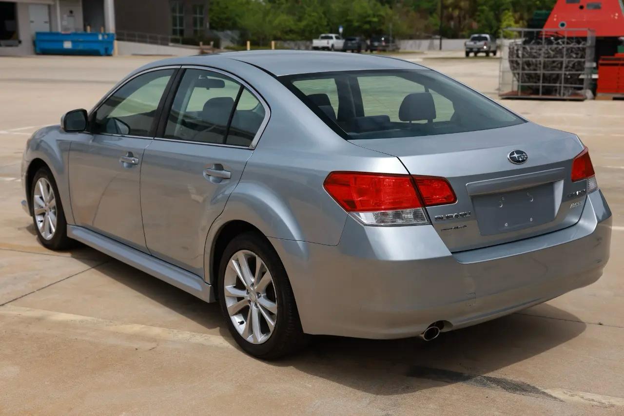 Subaru Legacy  2013