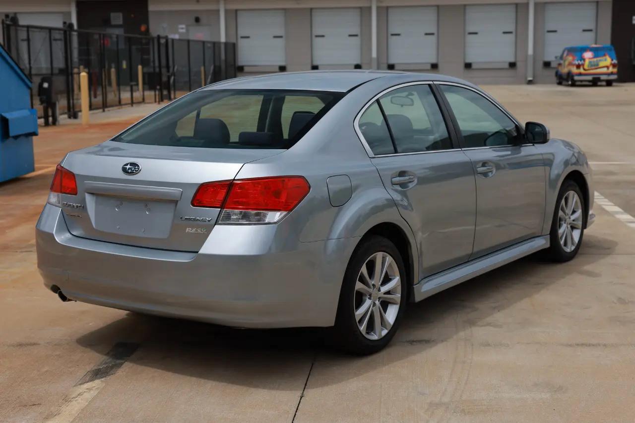 Subaru Legacy  2013