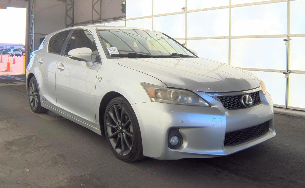 Lexus CT 200h  2013