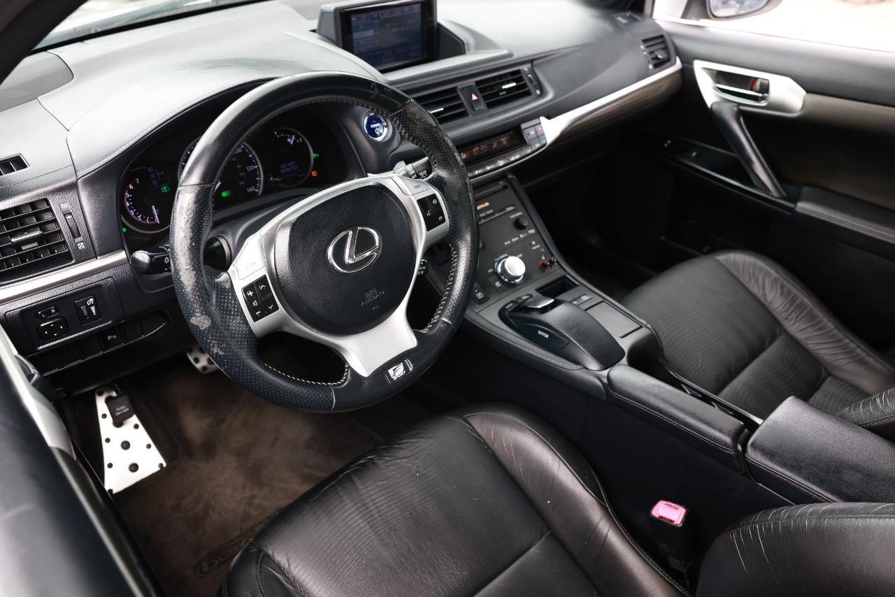 Lexus CT 200h  2013