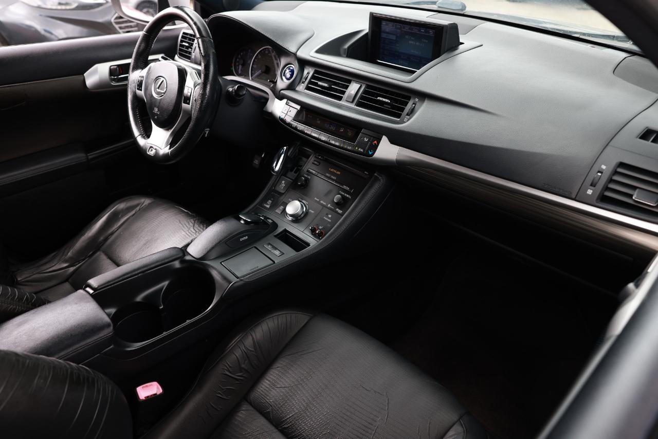 Lexus CT 200h  2013