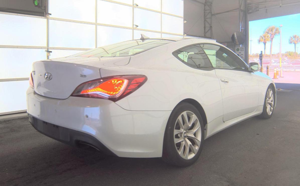 Hyundai Genesis Coupe  2013