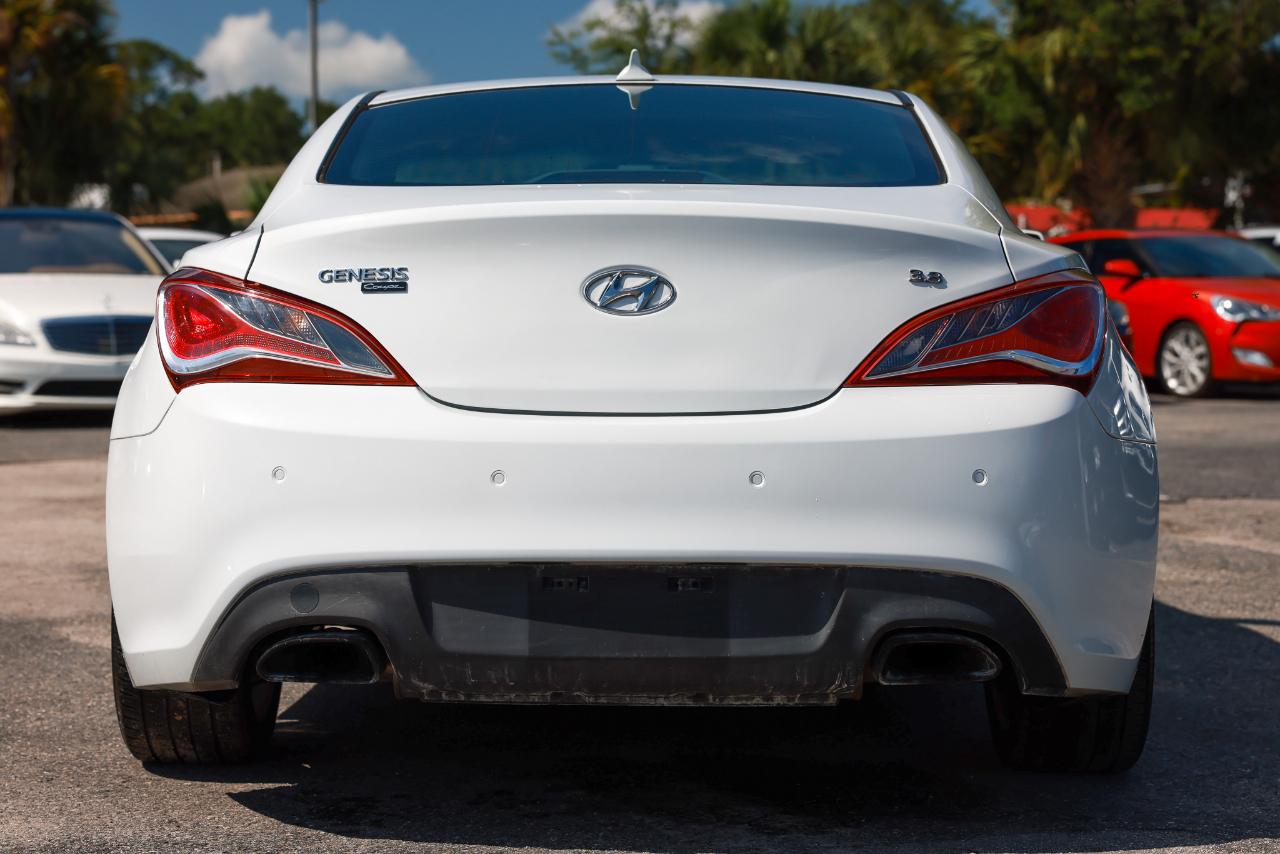 Hyundai Genesis Coupe  2013
