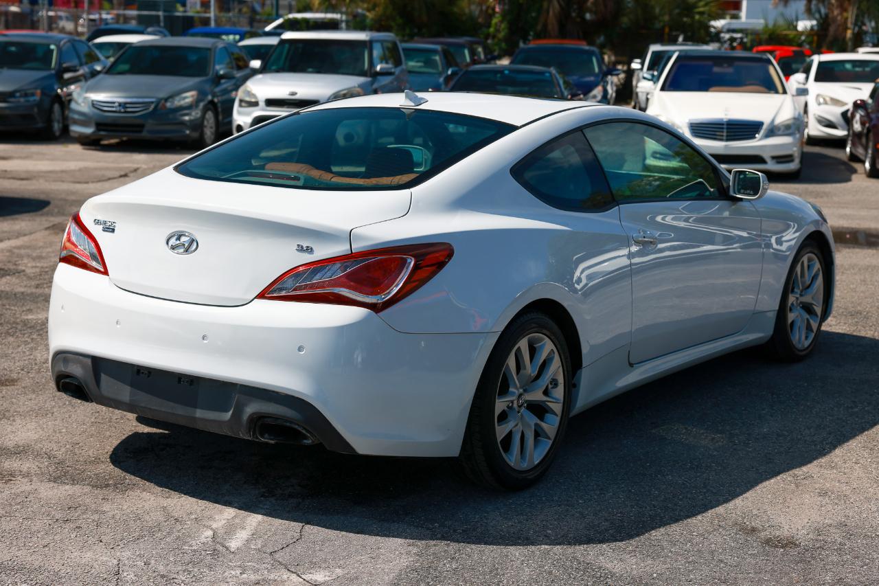 Hyundai Genesis Coupe  2013