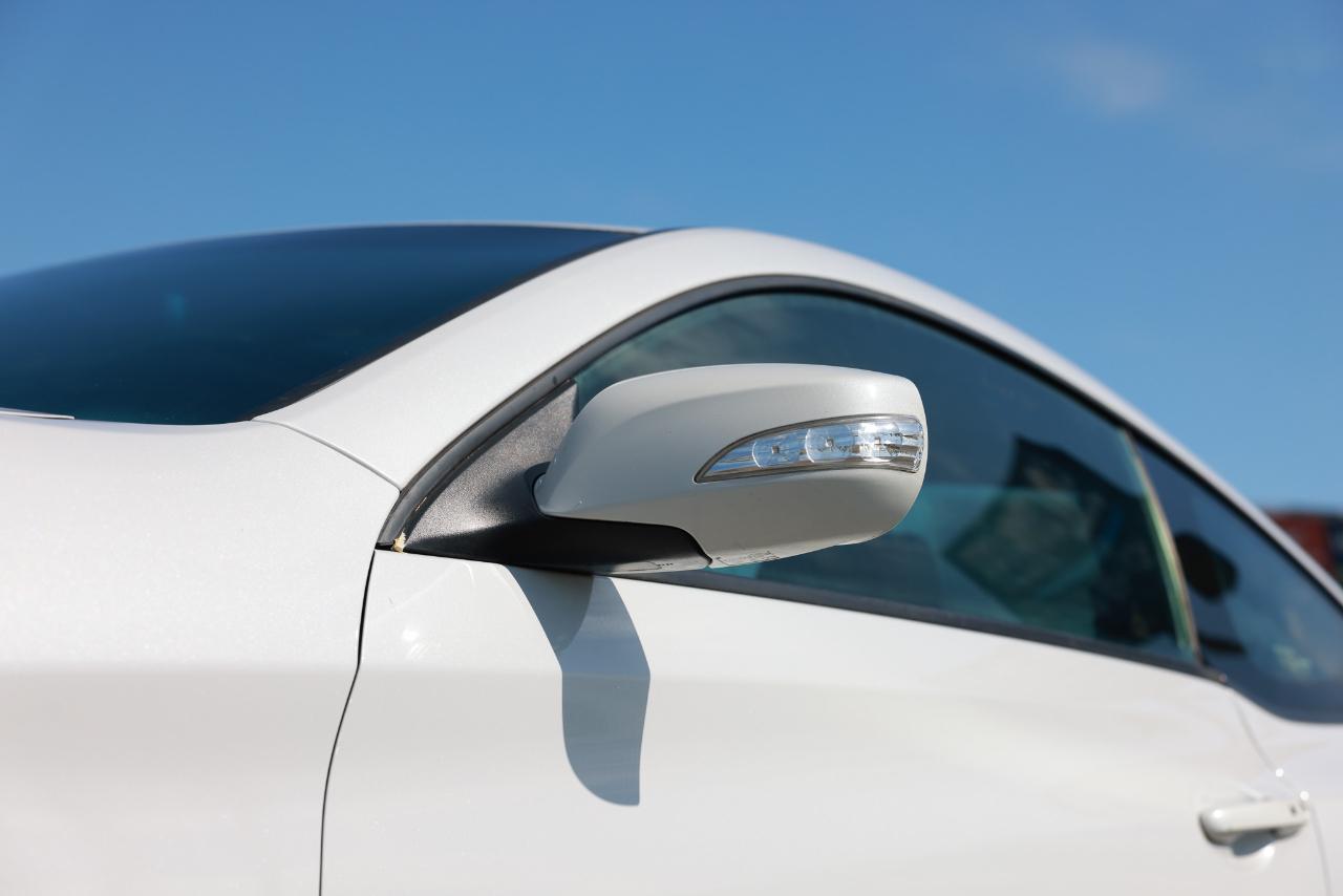 Hyundai Genesis Coupe  2013