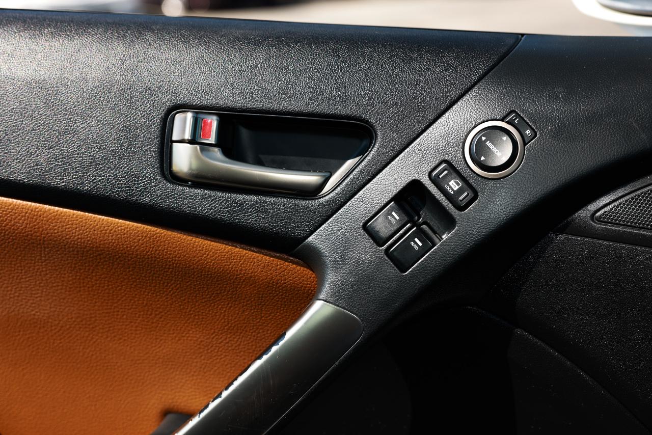 Hyundai Genesis Coupe  2013