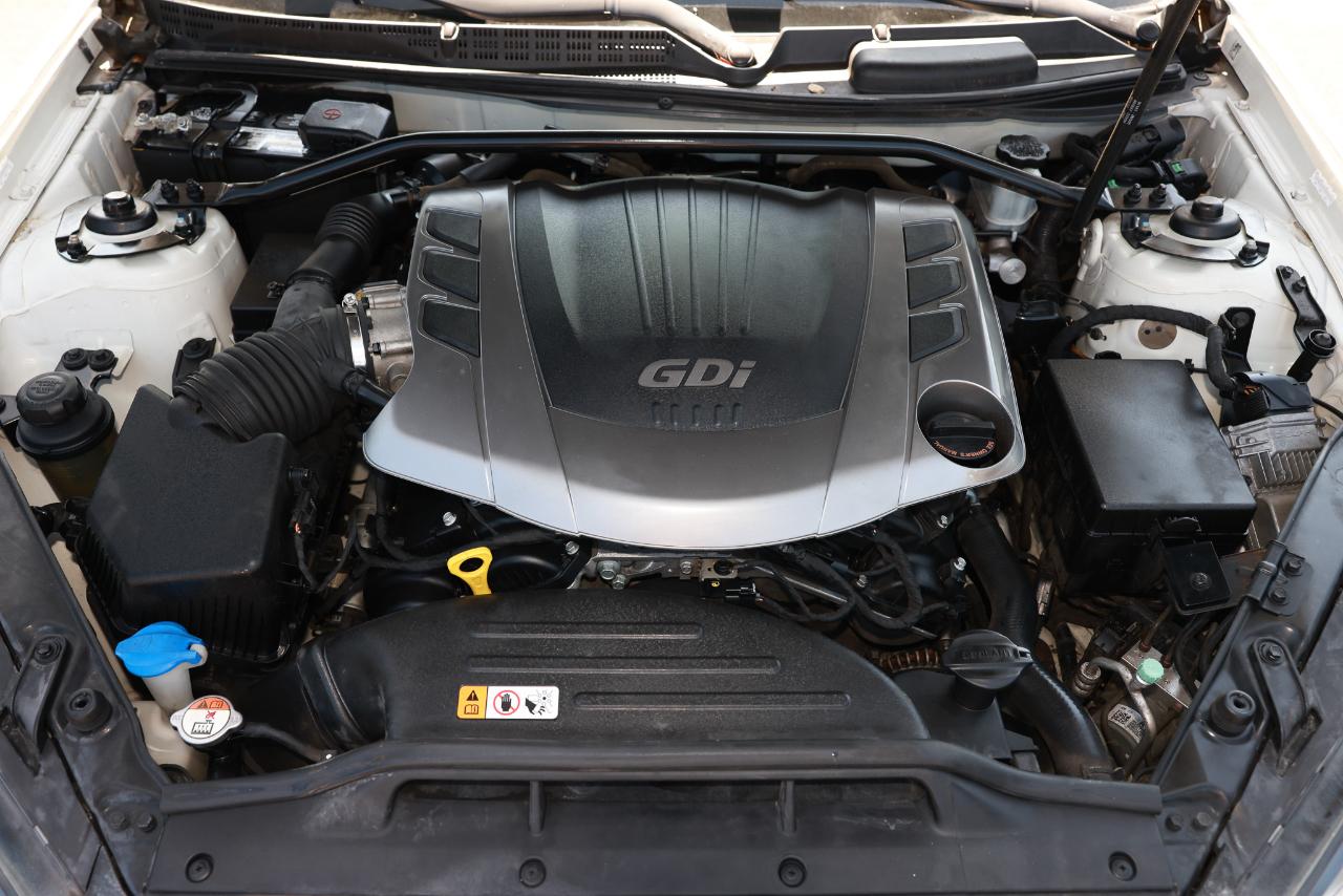 Hyundai Genesis Coupe  2013