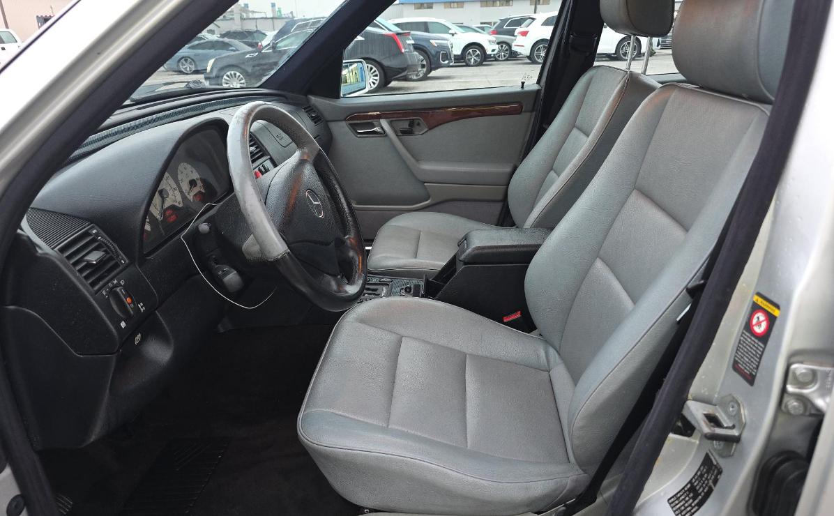 Mercedes-Benz C280  2000