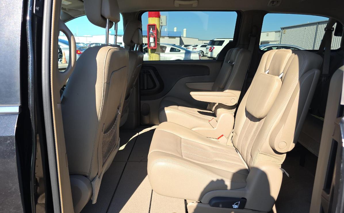 Chrysler Town & Country  2012