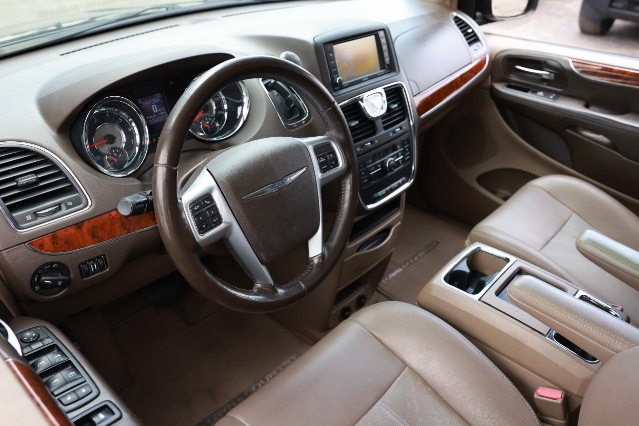 Chrysler Town & Country  2012