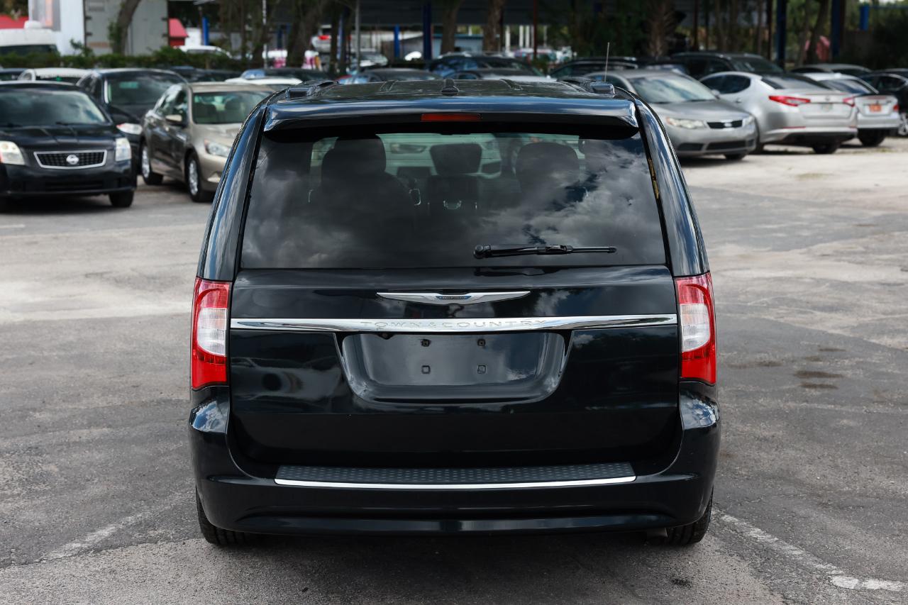Chrysler Town & Country  2012
