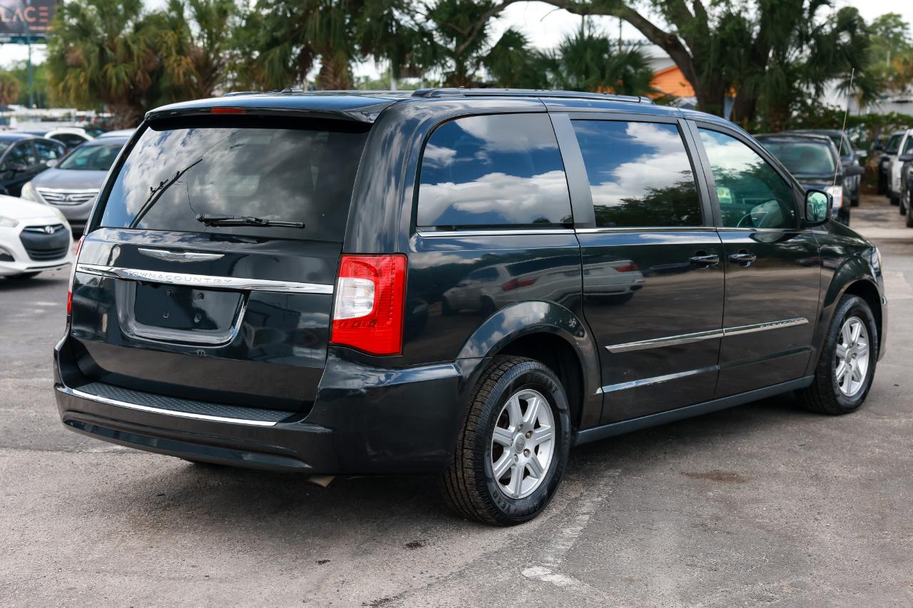 Chrysler Town & Country  2012