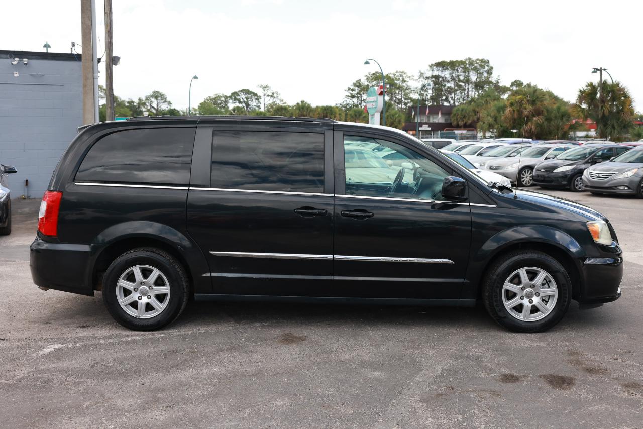Chrysler Town & Country  2012