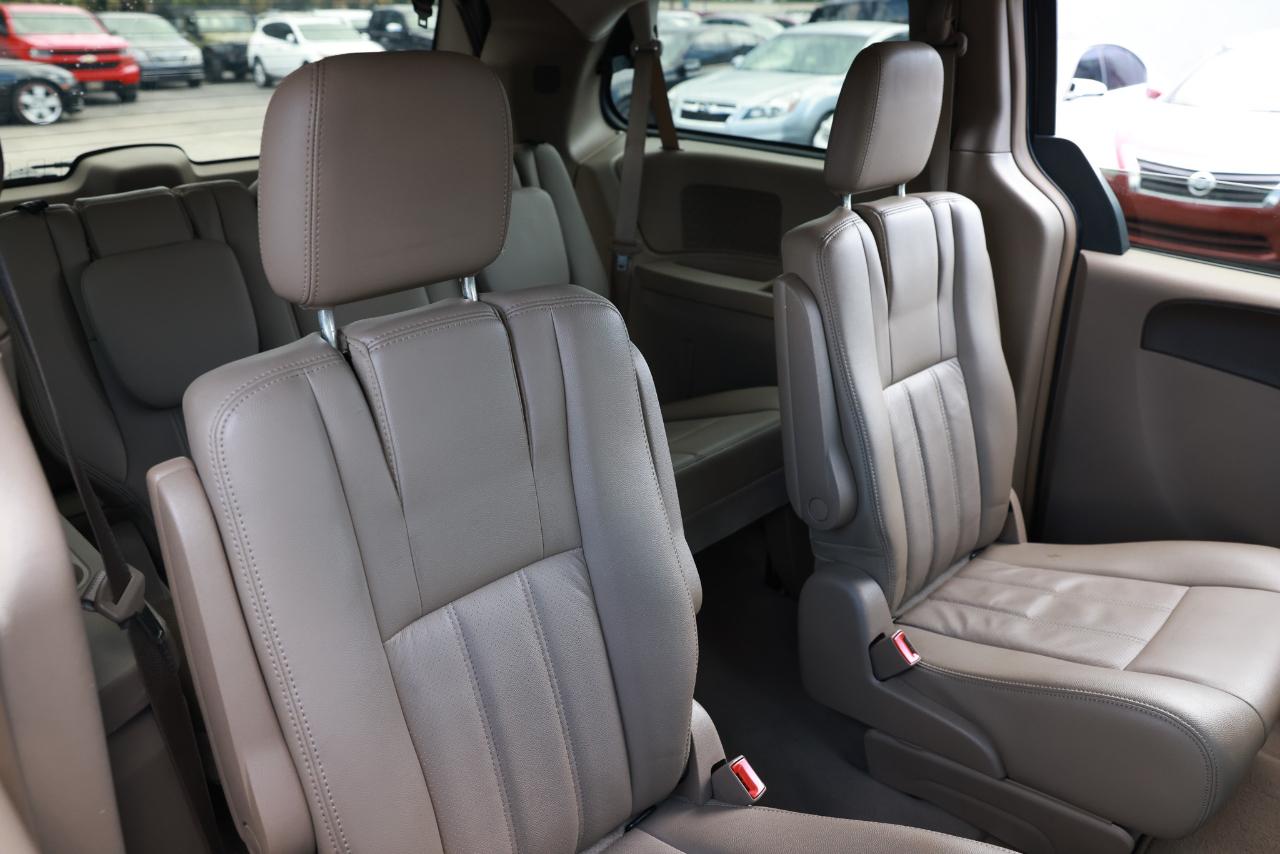 Chrysler Town & Country  2012