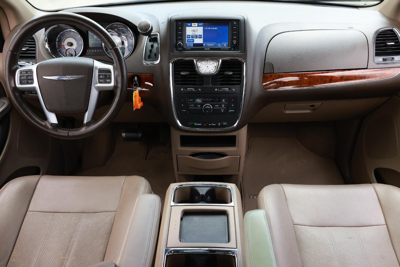Chrysler Town & Country  2012