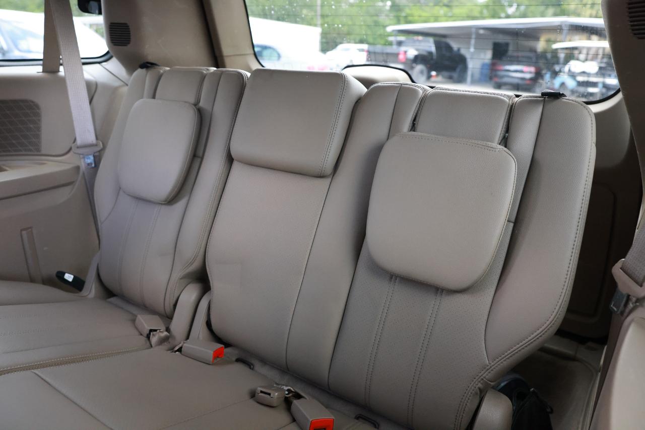 Chrysler Town & Country  2012