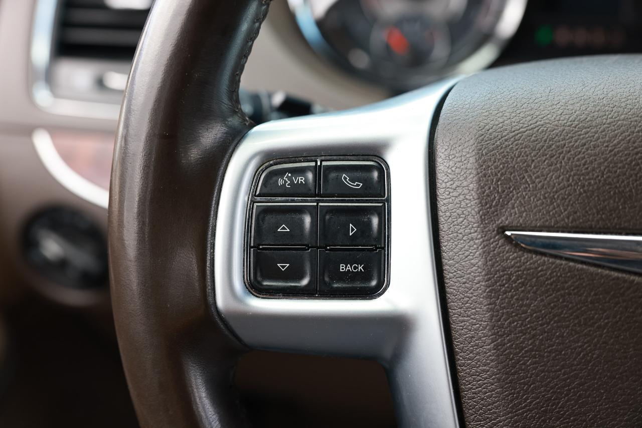 Chrysler Town & Country  2012