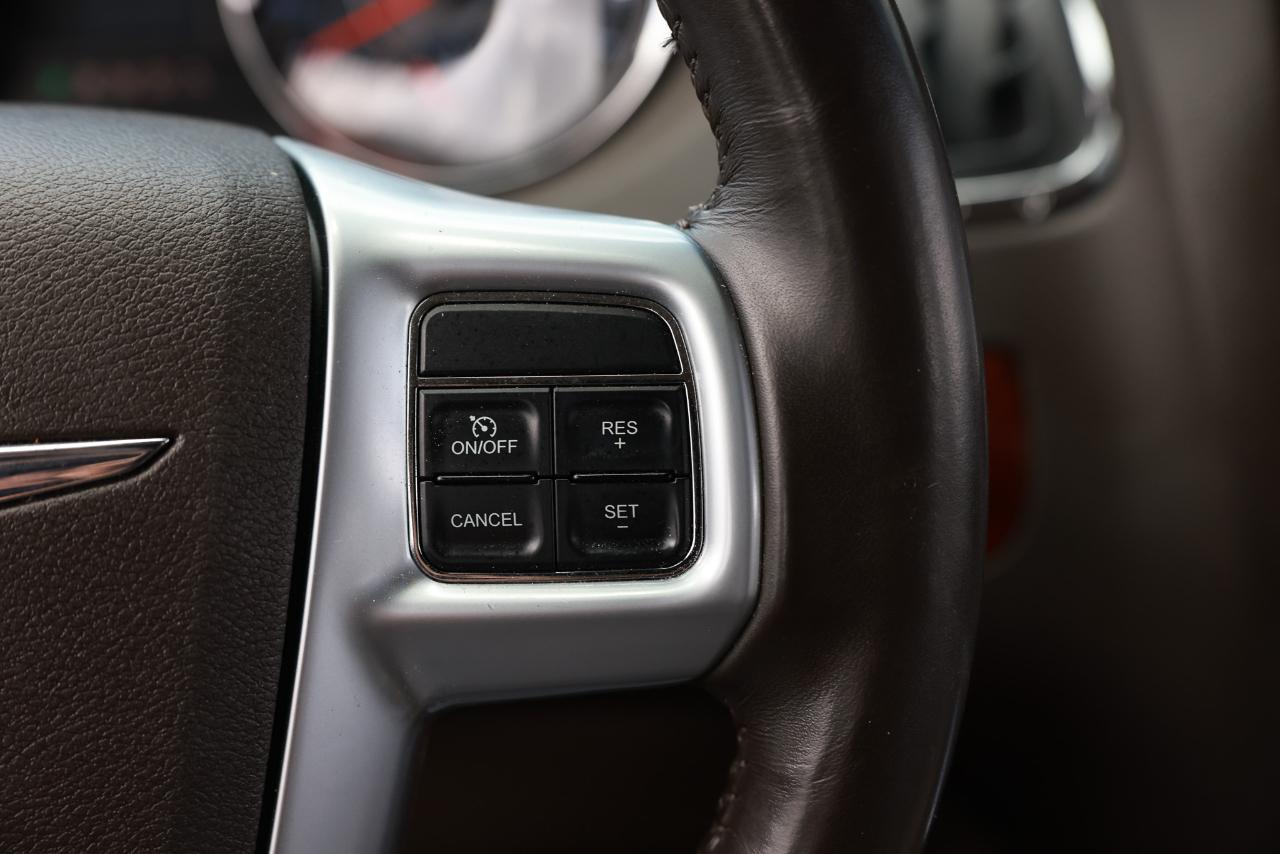 Chrysler Town & Country  2012