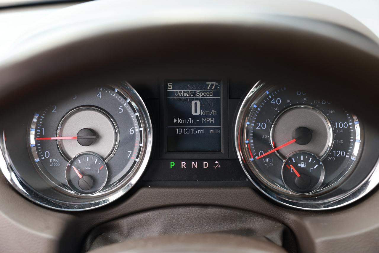 Chrysler Town & Country  2012