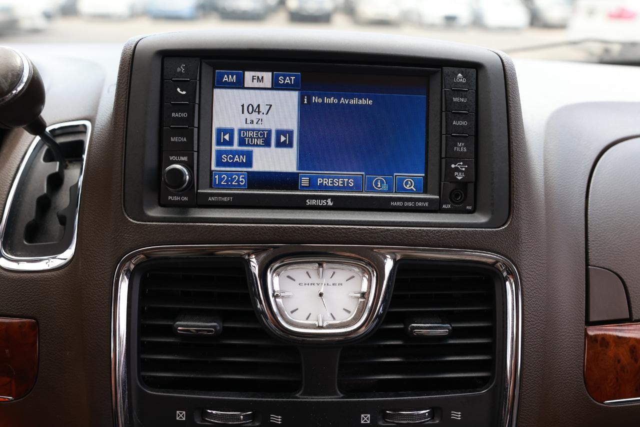 Chrysler Town & Country  2012