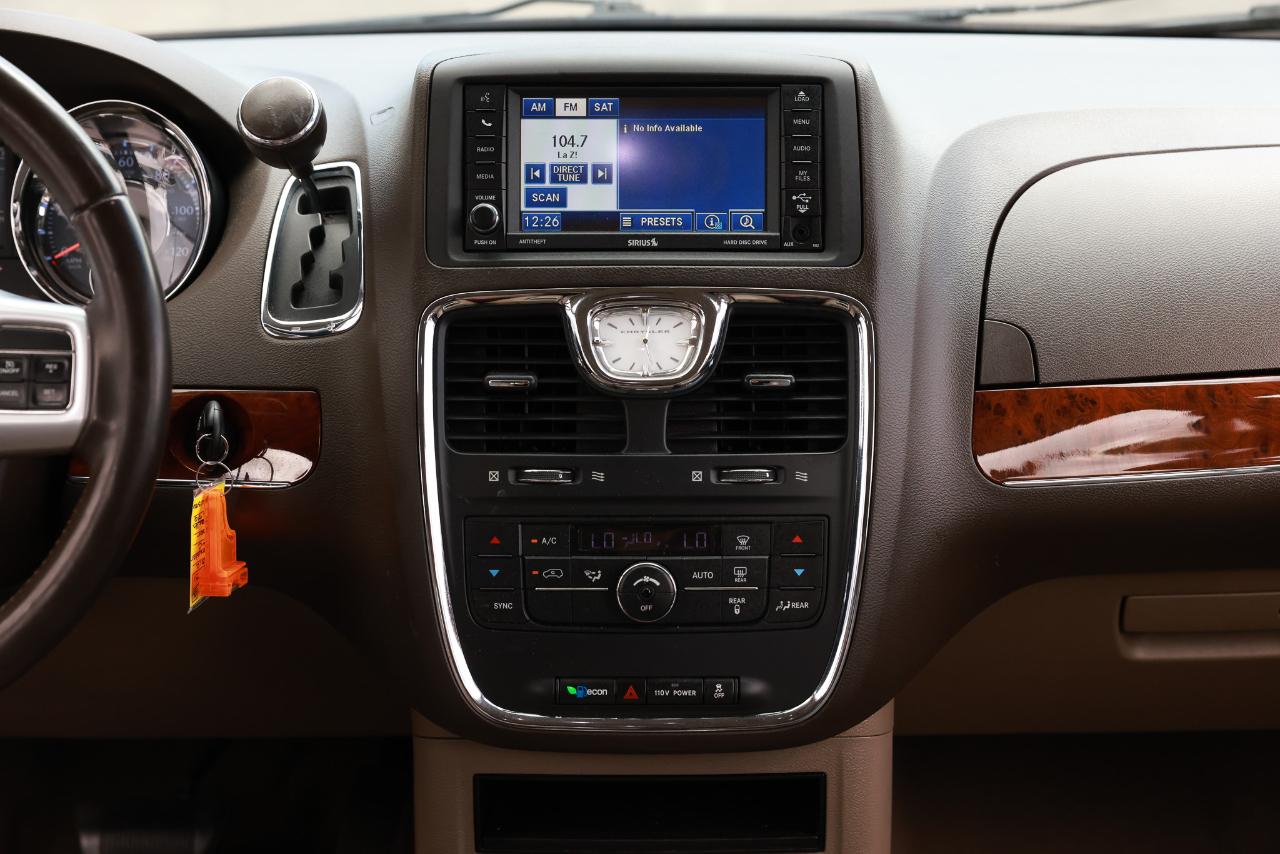 Chrysler Town & Country  2012
