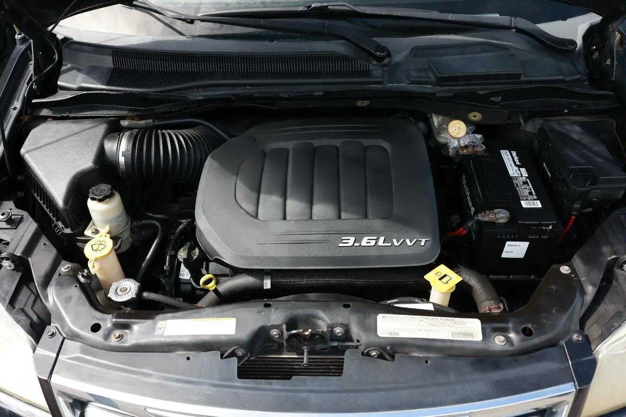 Chrysler Town & Country  2012