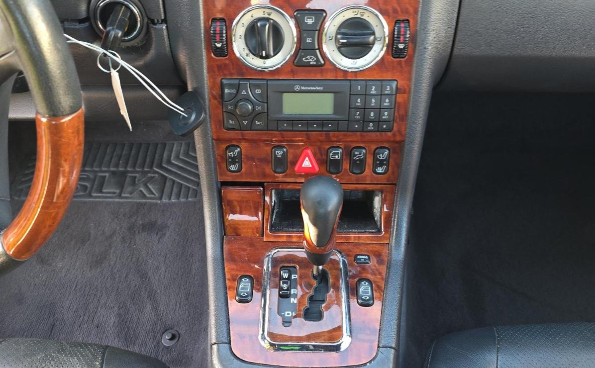 Mercedes-Benz SLK-Class  2001