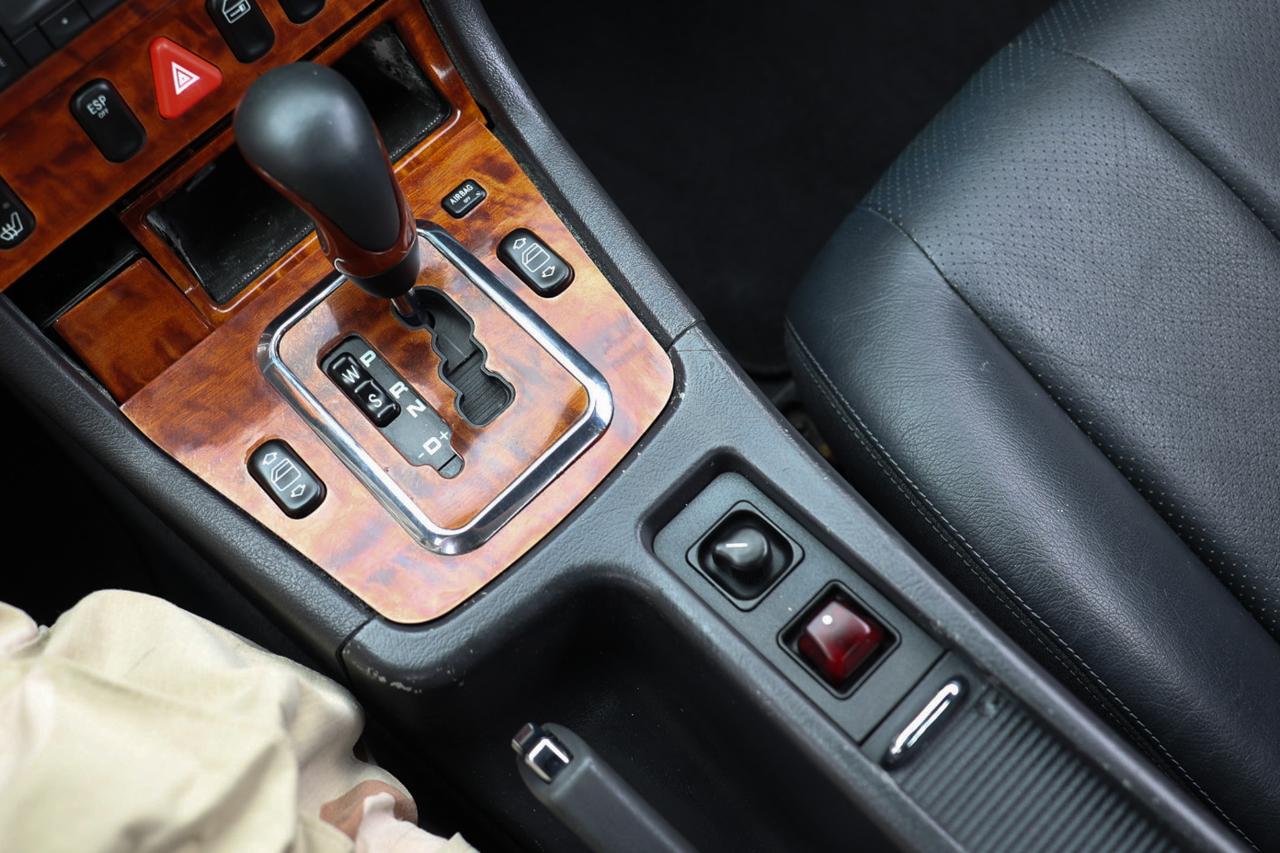 Mercedes-Benz SLK-Class  2001