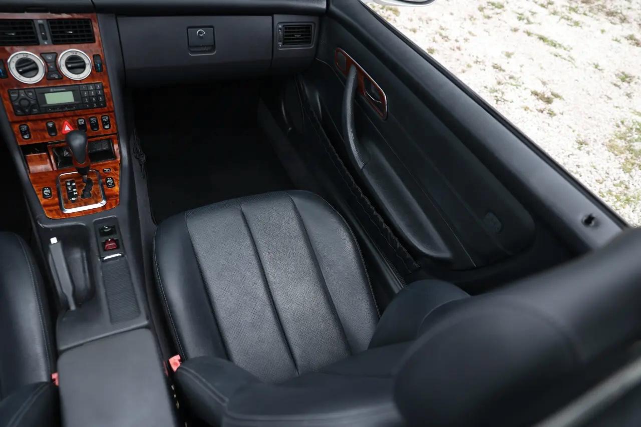 Mercedes-Benz SLK-Class  2001