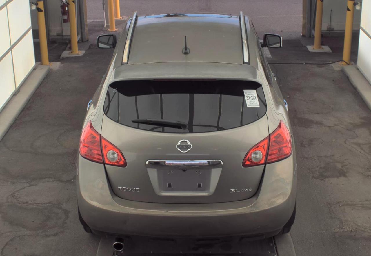 Nissan Rogue  2011