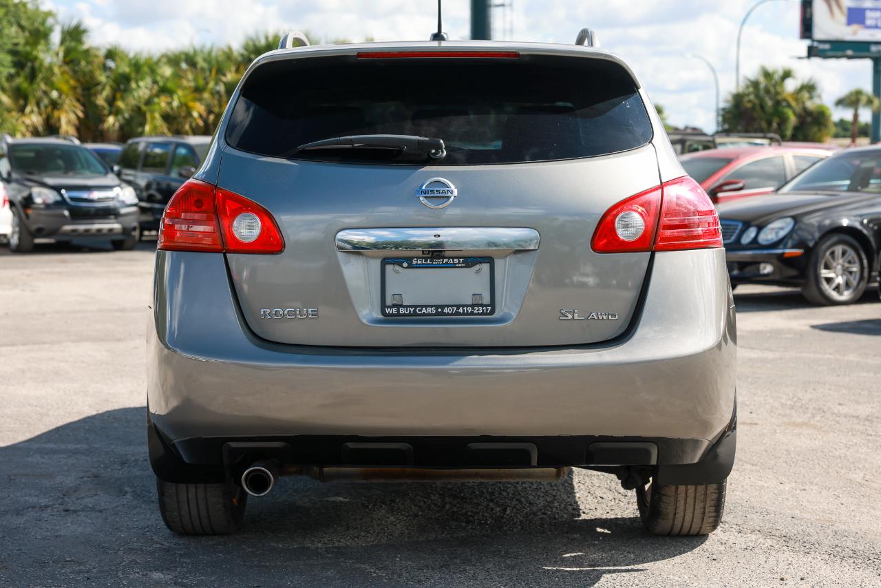 Nissan Rogue  2011